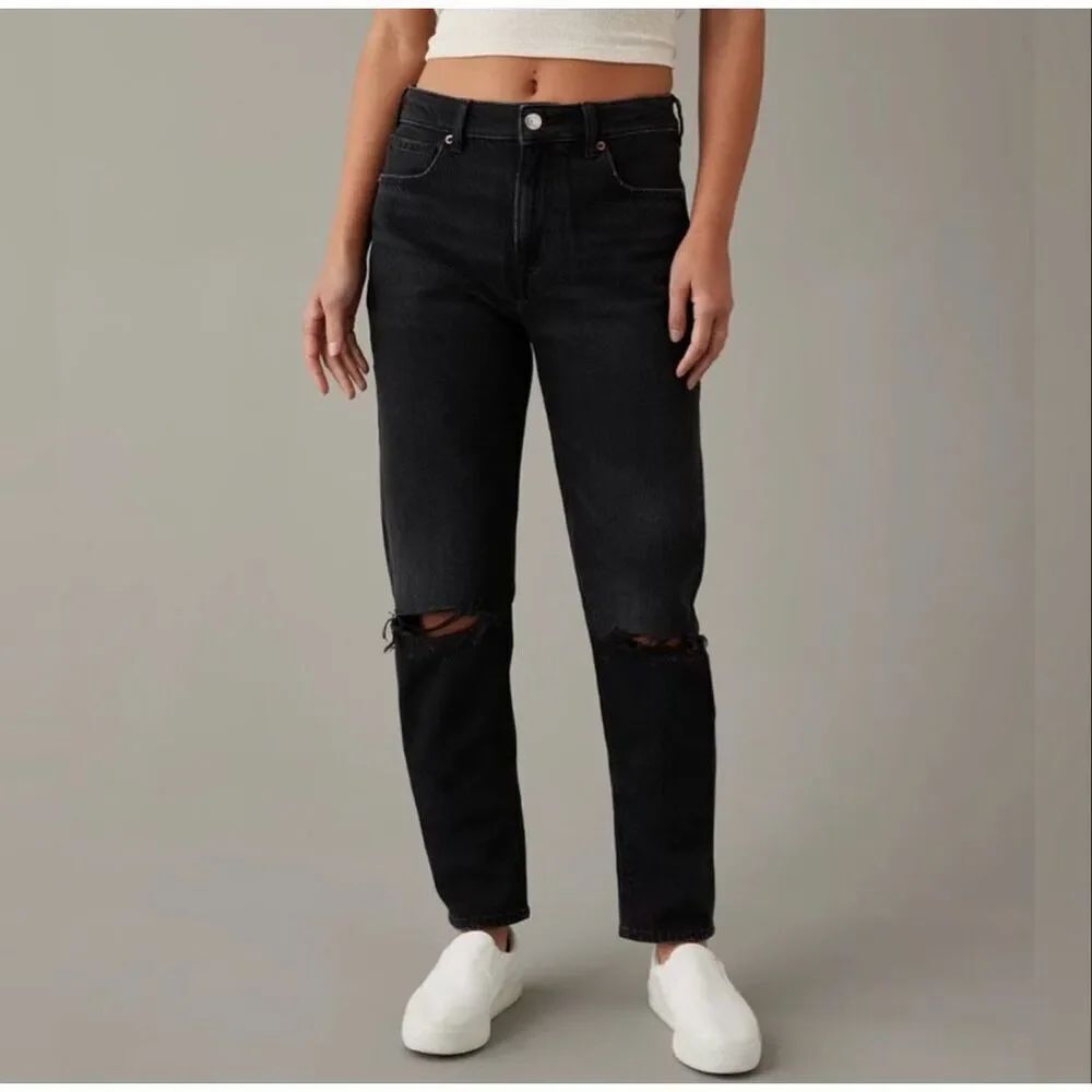 American Eagle Strigid Mom Jean Black Wash Denim Ripped Knees High Rise 2 Long